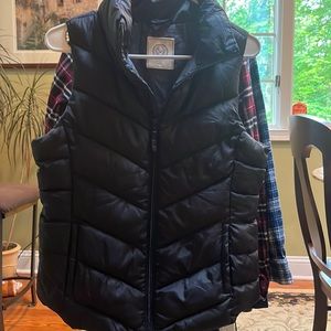 Black puffer vest